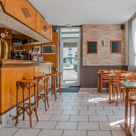 Cafe Hotel De La Gare 샹파뇰 외부 사진