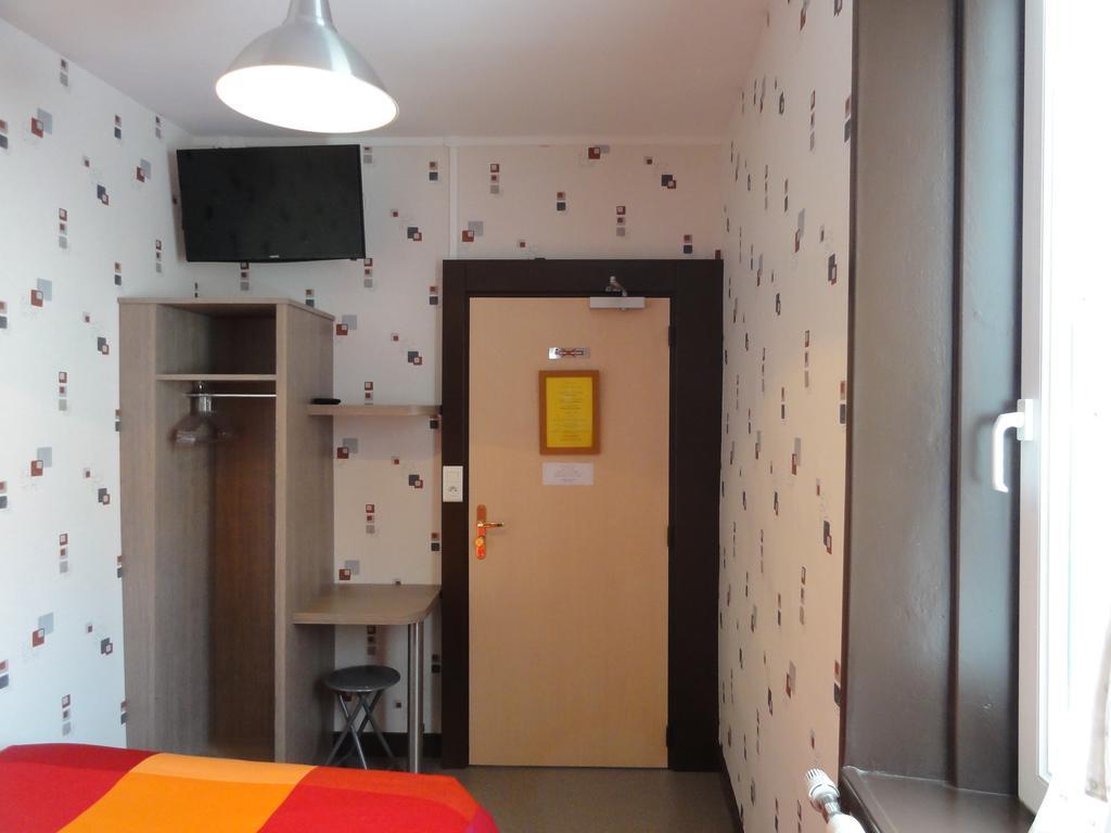 Cafe Hotel De La Gare 샹파뇰 외부 사진