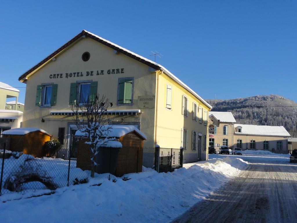 Cafe Hotel De La Gare 샹파뇰 외부 사진