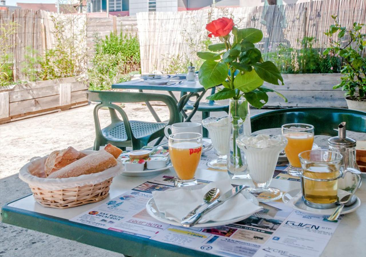 Cafe Hotel De La Gare 샹파뇰 외부 사진