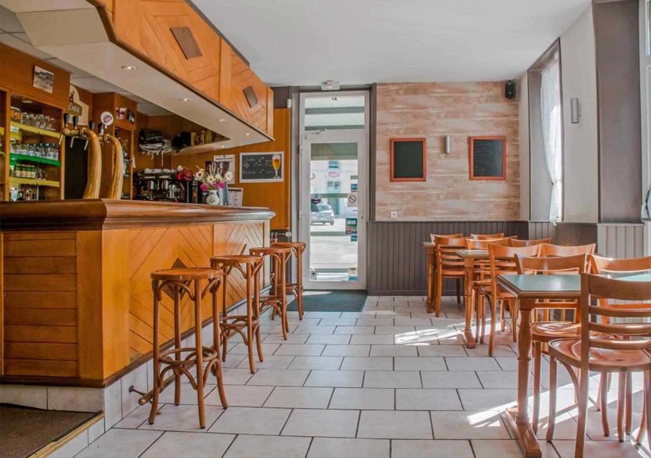 Cafe Hotel De La Gare 샹파뇰 외부 사진
